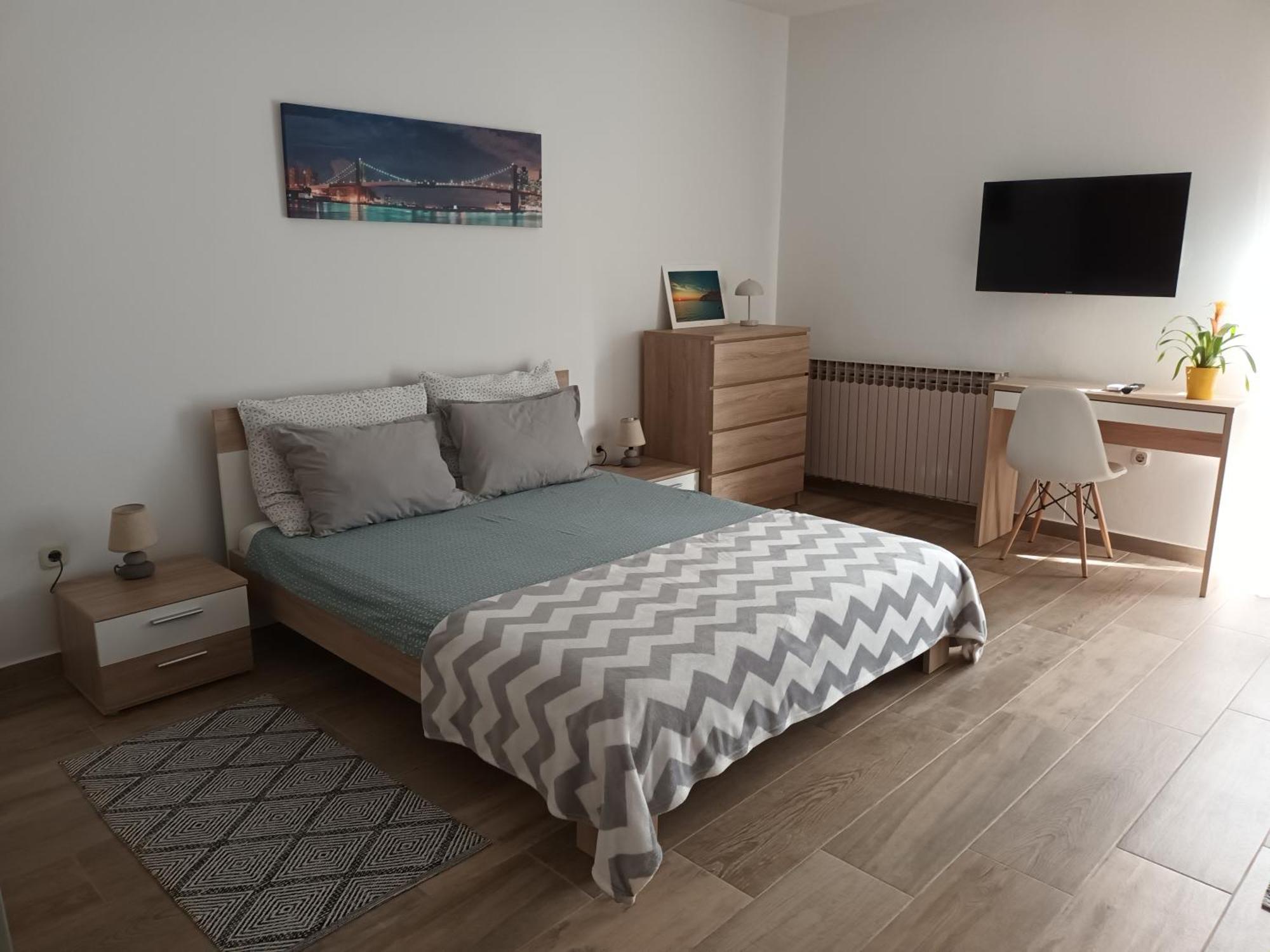 Studio Apartman Dori 普拉 外观 照片