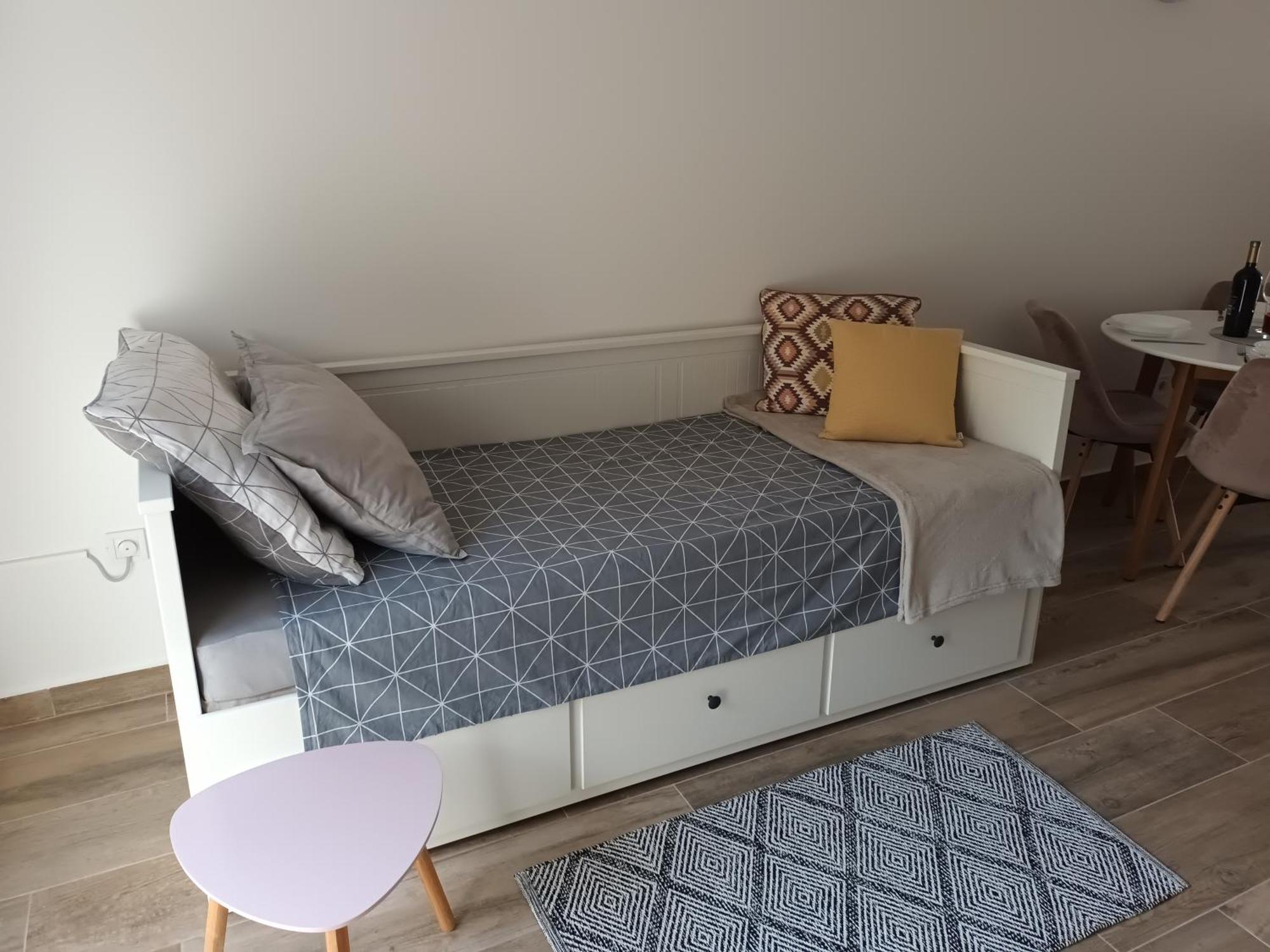 Studio Apartman Dori 普拉 外观 照片