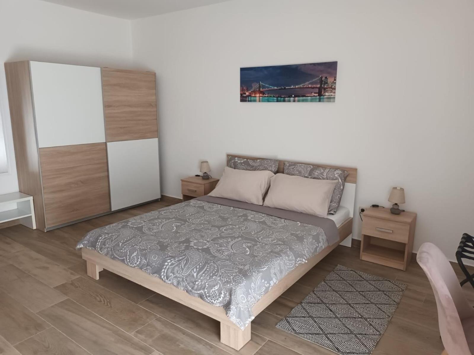 Studio Apartman Dori 普拉 外观 照片